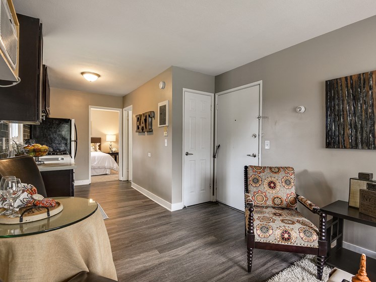 Whittier Flats - 3019 Pleasant Ave